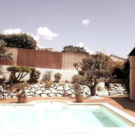 Holiday home Maison Provencale Avec Piscine Manosque