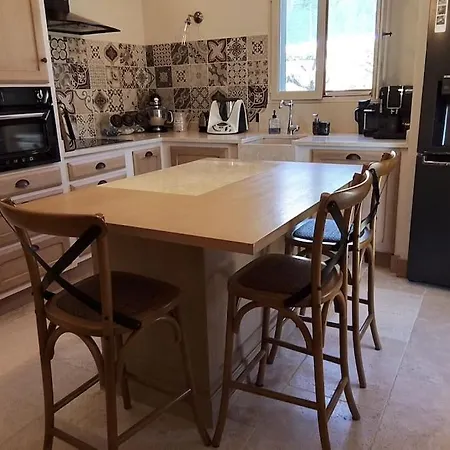 Maison Provencale Avec Piscine Holiday home Manosque