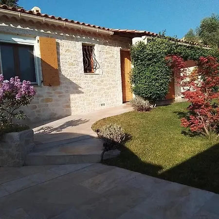 Maison Provencale Avec Piscine Holiday home Manosque